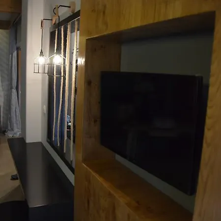 Anestis سالونيك